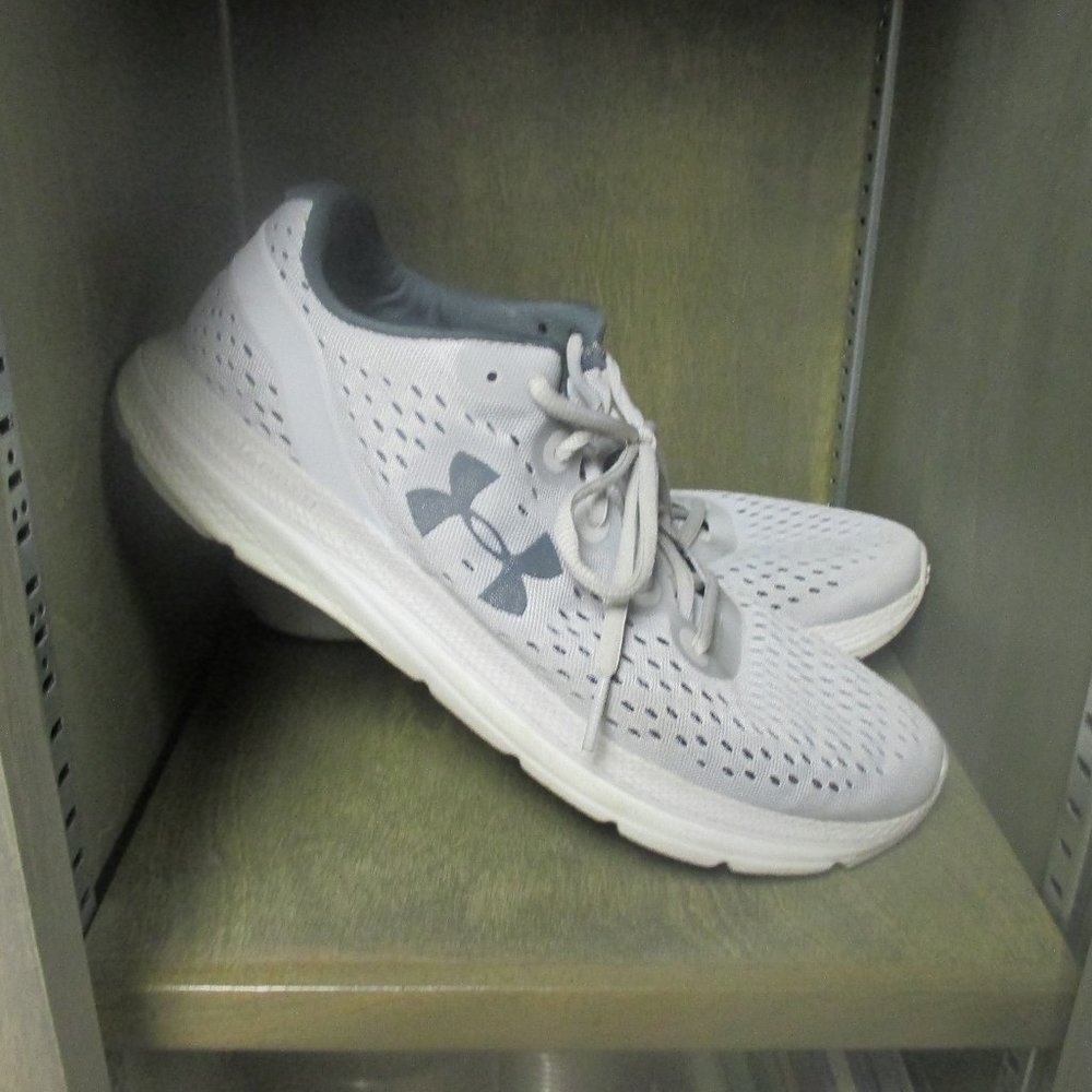 Under Armour Women's size 8.5 Charged Impulse Running shoe Halo White